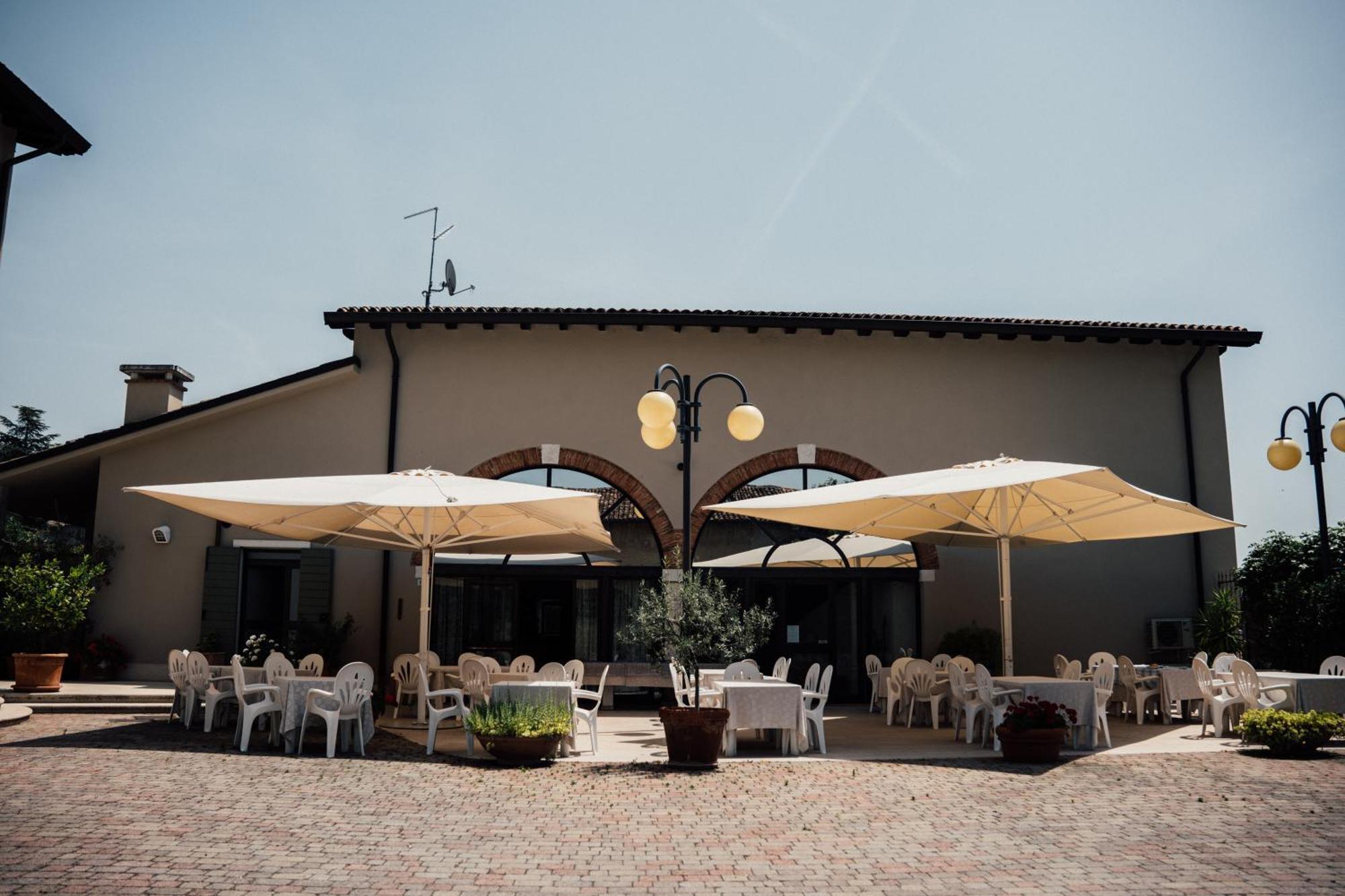 Albergo La Meridiana Castelnuovo del Garda Exterior foto